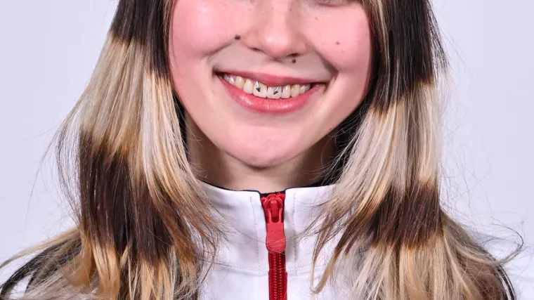 Alysa Liu Teeth & Smiley Piercing