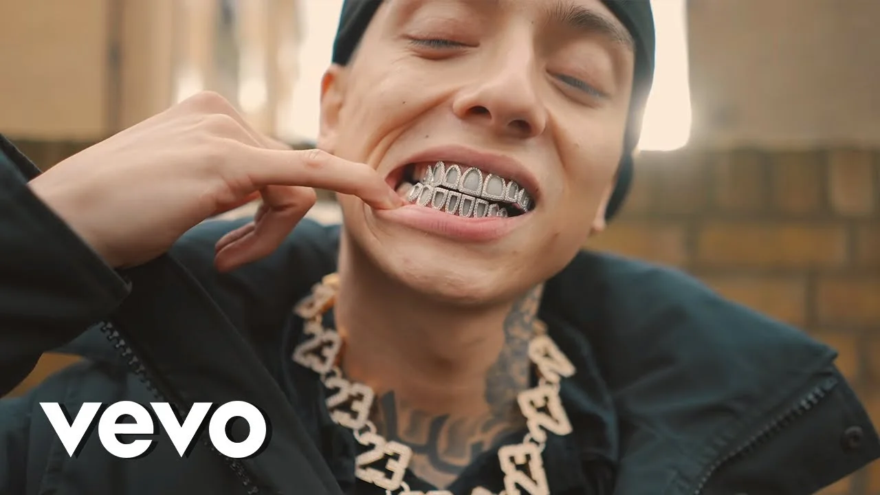 Central Cee teeth