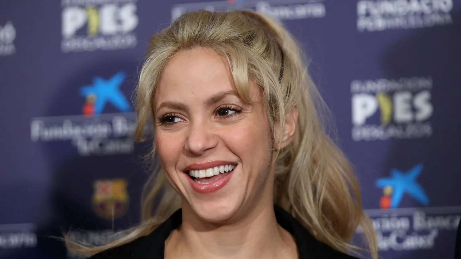 Shakira Teeth