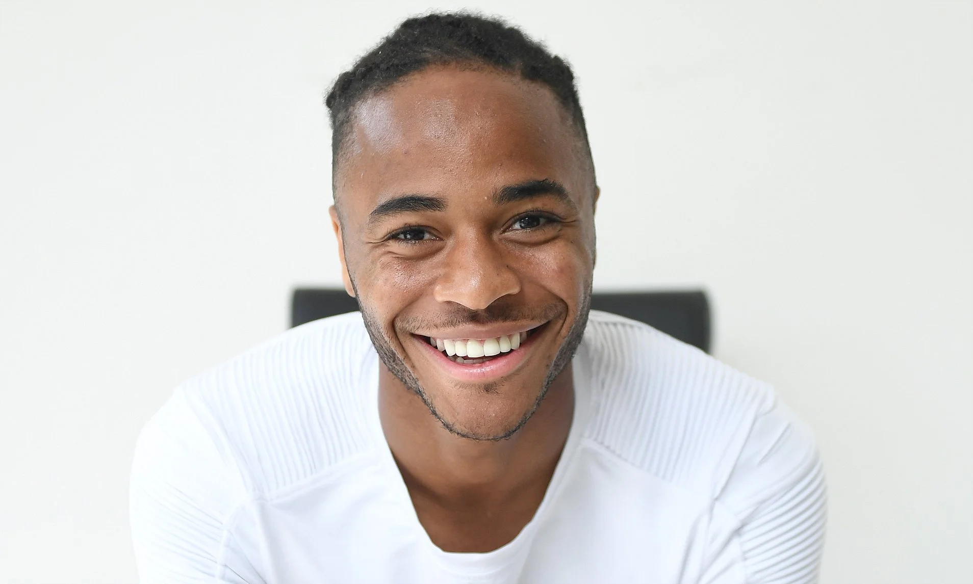 Dents de Raheem Sterling au début de sa carrière en 2016