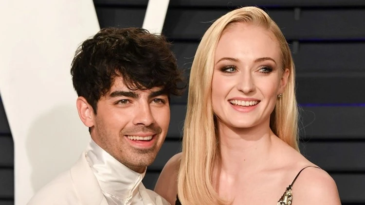 Joe Jonas Teeth