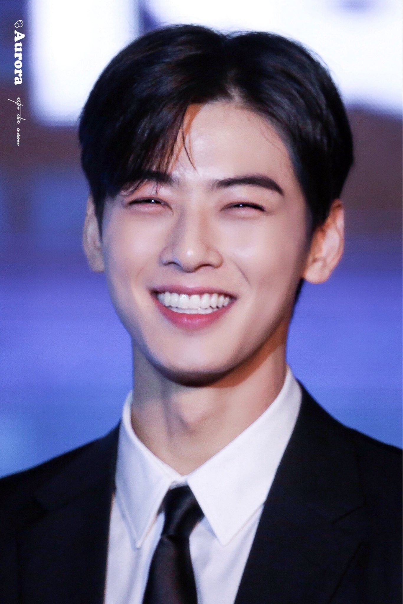 Dents de Cha Eunwoo en photo de jeunesse du milieu des annees 2010 montrant un alignement naturel