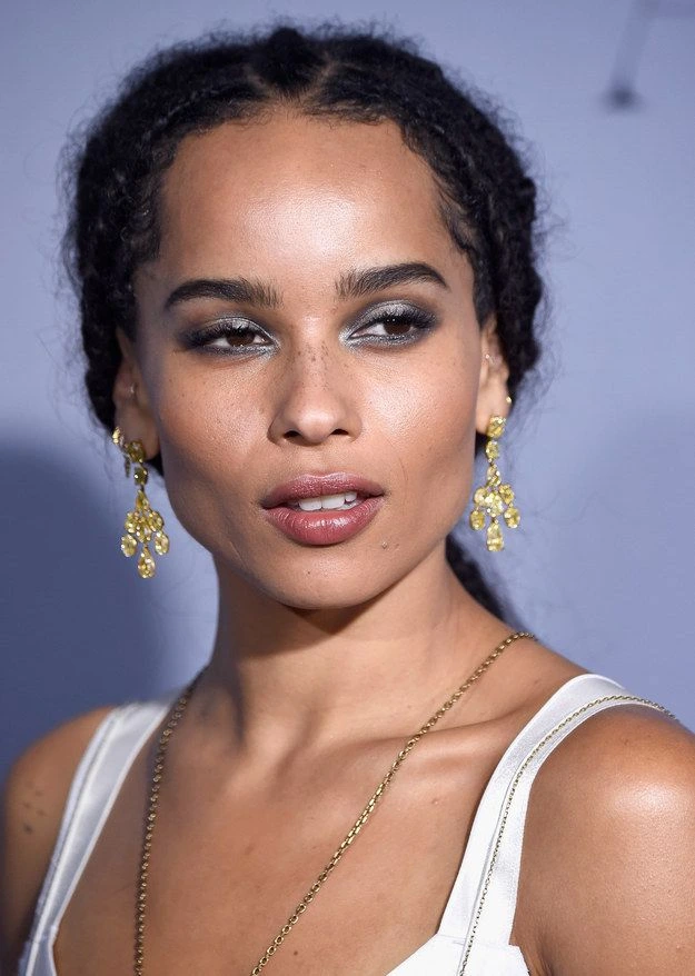 Zoë Kravitz dents nouveau sourire look moderne tapis rouge